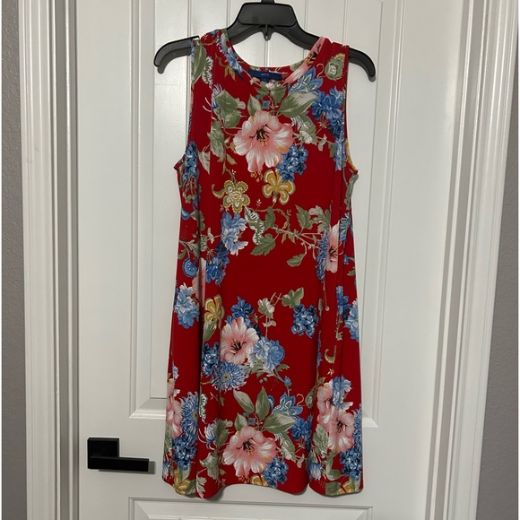 Apt. 9 Sleeveless, loose-fitting, red floral dress - Sz:L, Great Condition - Picture 2 of 6